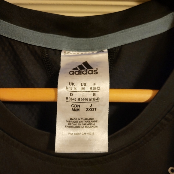 Adidas active short sleeve shirt Sz Medium - Picture 4 of 4